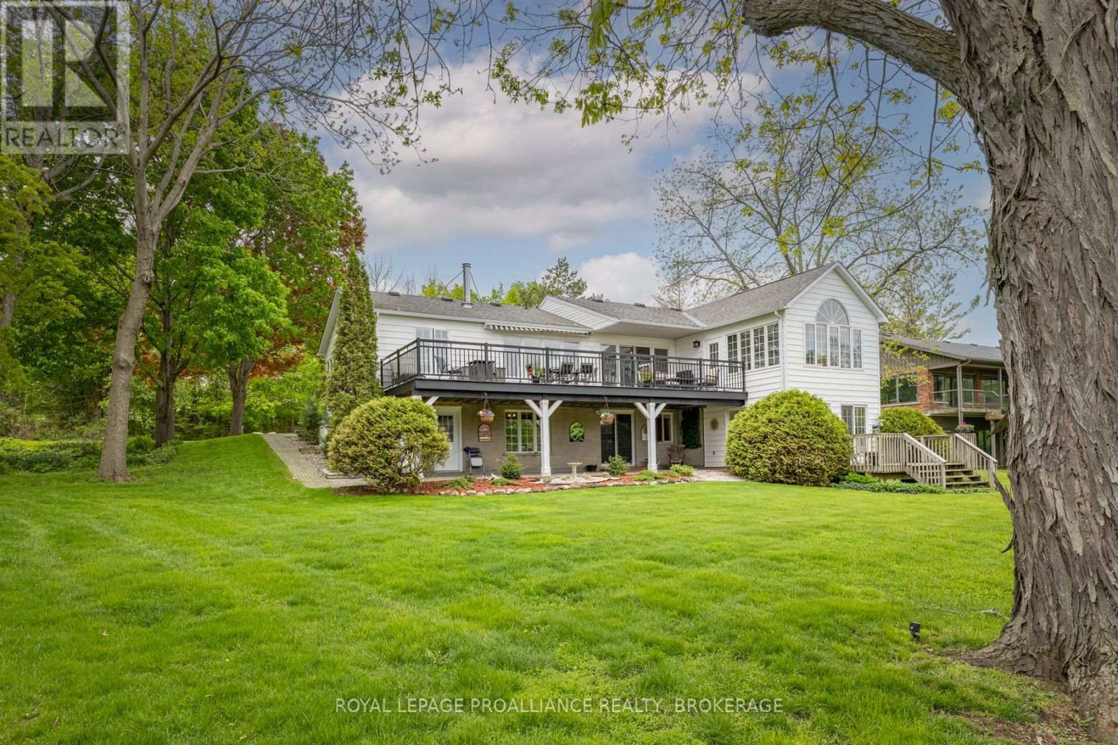 Property Photo: 1682 South Boulevard ON K7L 4V1