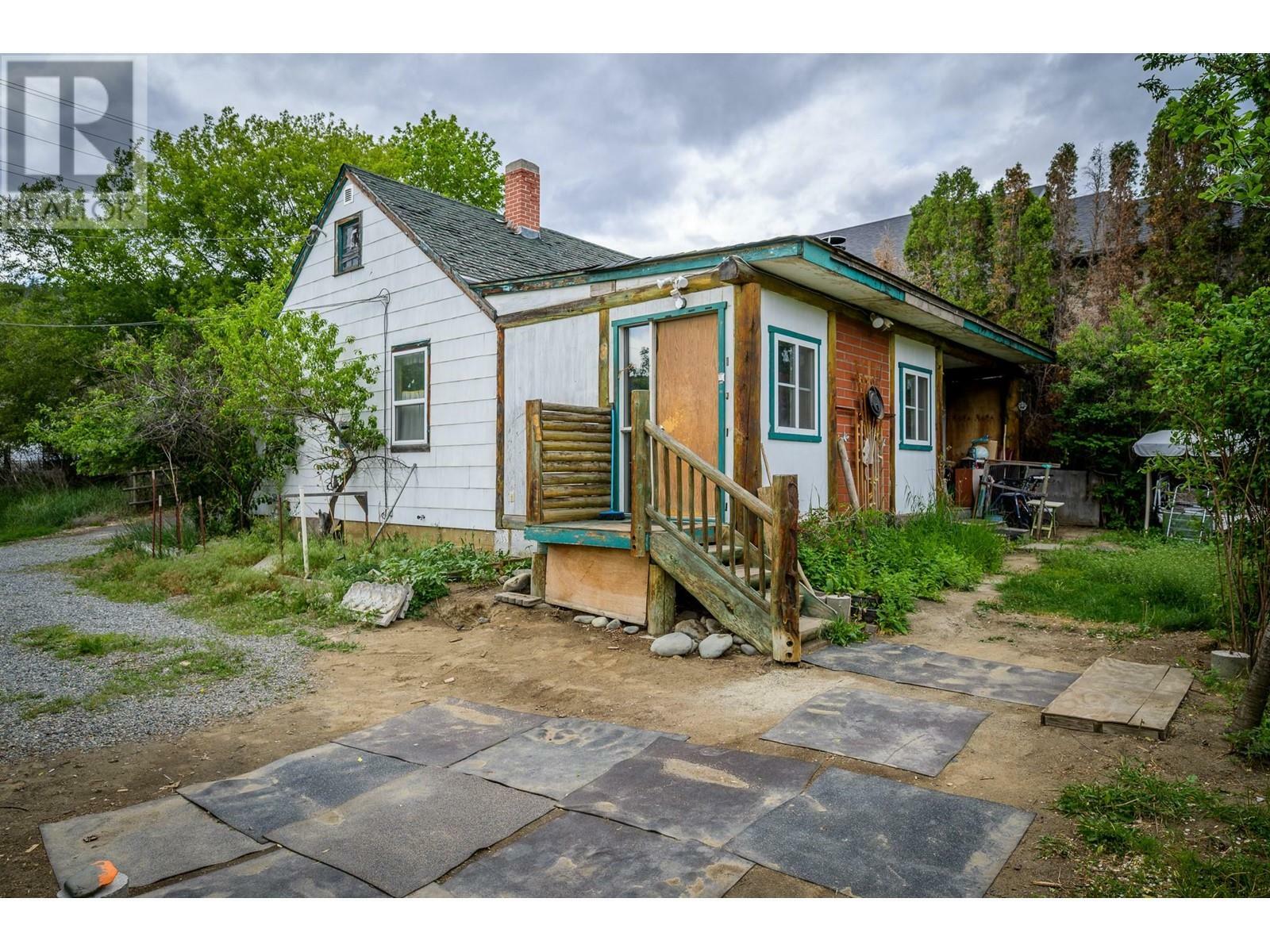 Property Photo: 2975 Westsyde Road BC V2B 7E7