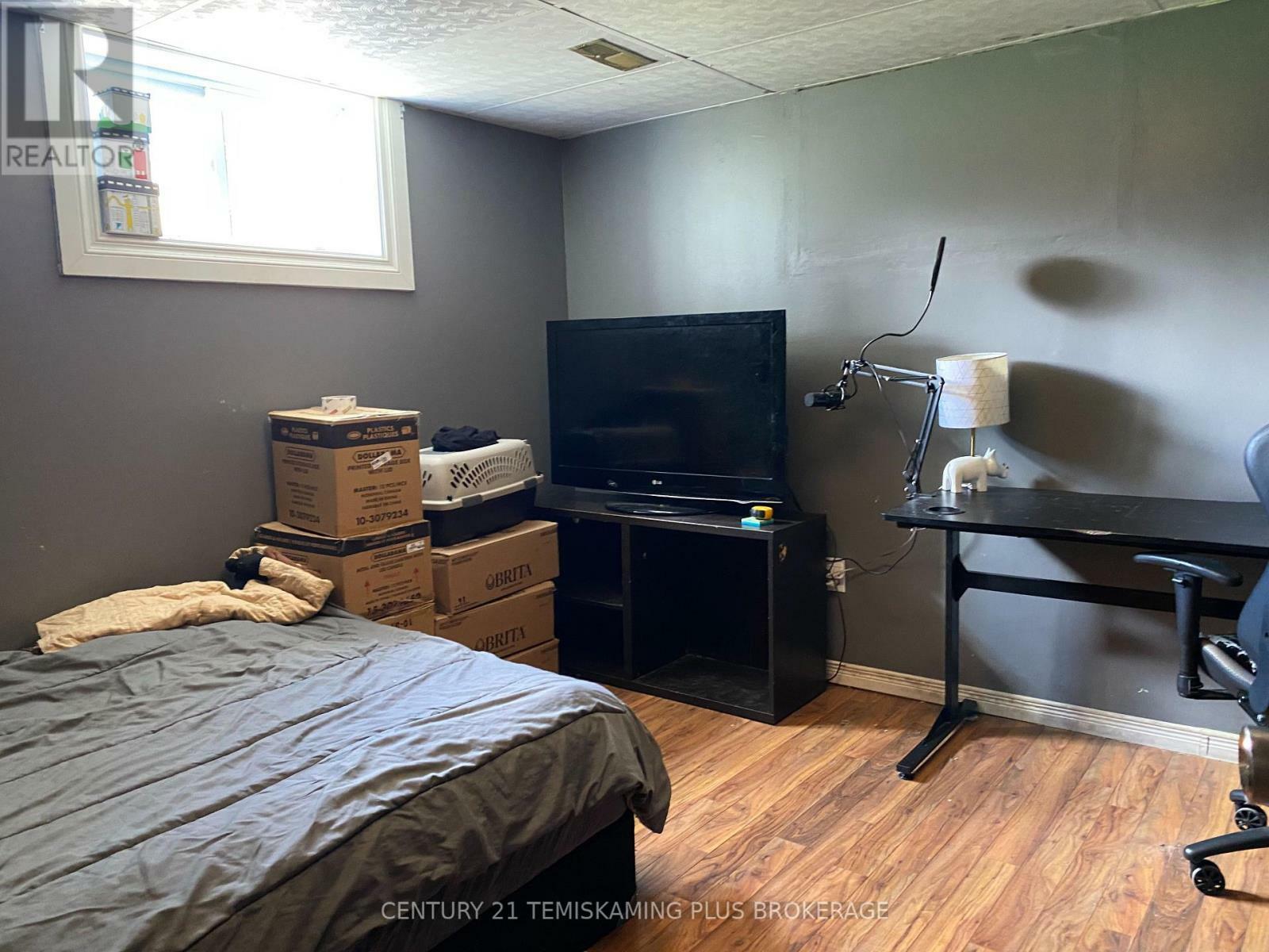 Property Photo: 516 Ross Avenue ON P0J 1P0