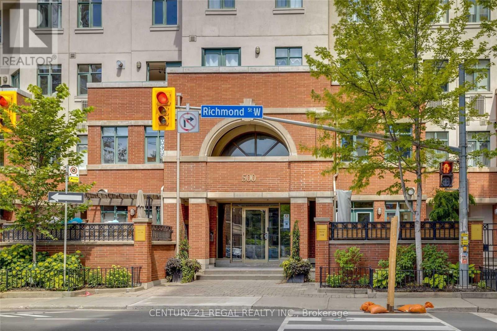Property Photo: 500 Richmond Street West Ph24 ON M5V 3N4