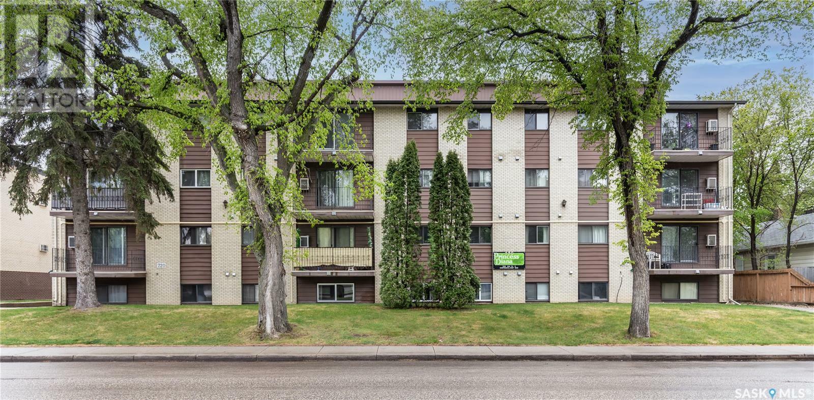 Property Photo:  306 720 8th Street E  SK S7H 0R3 