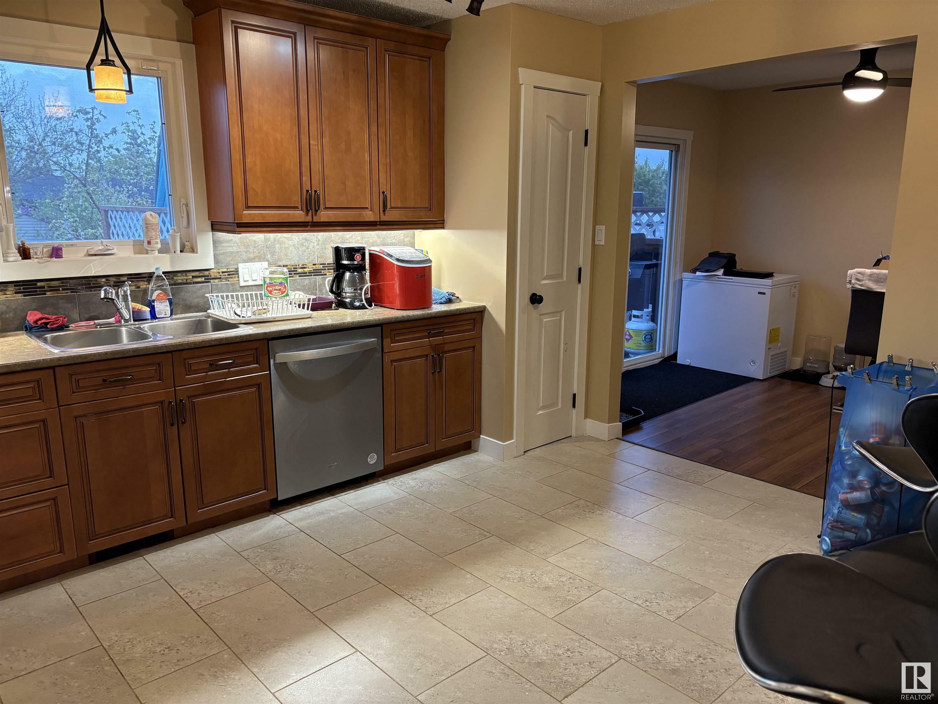 Property Photo: 4330 54 Ave AB T0B 4J0