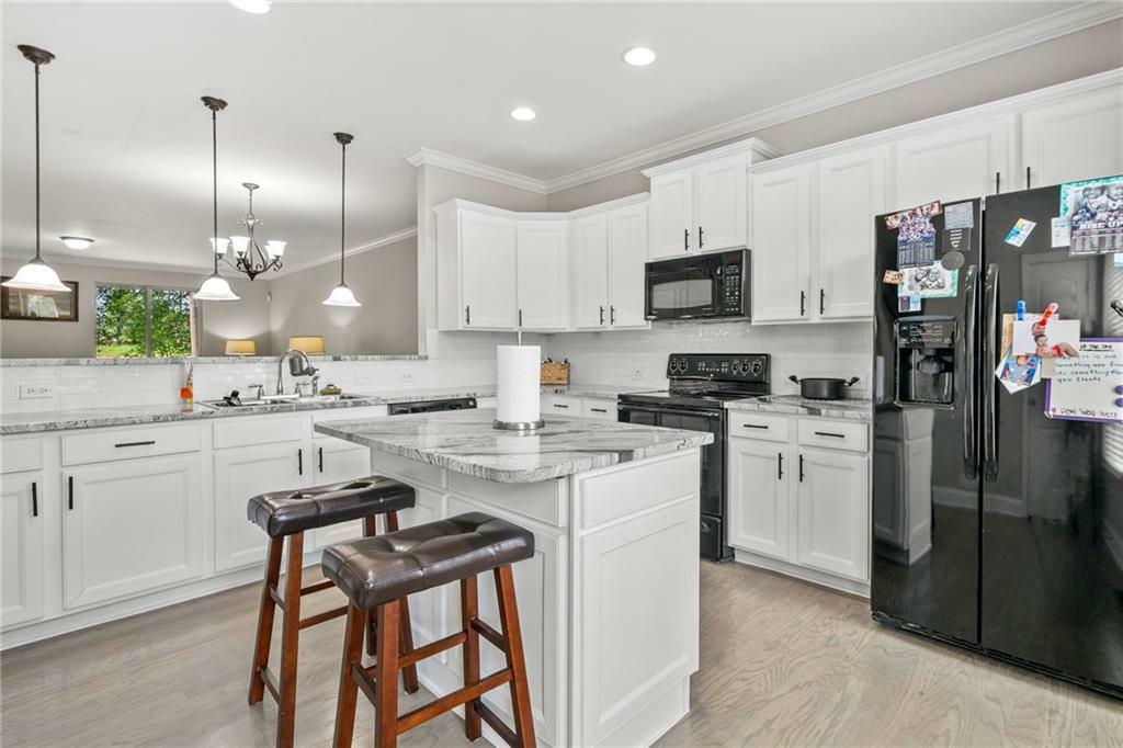 Property Photo: 286 Blue Pointe Court GA 30024