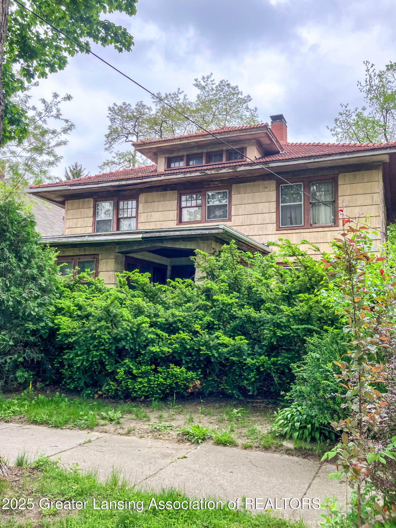 Property Photo: 908 N Capitol Avenue MI 48906