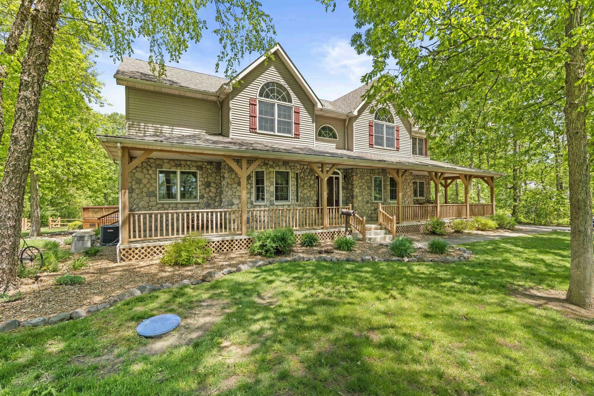 Property Photo: 573 W 213 IN 46341