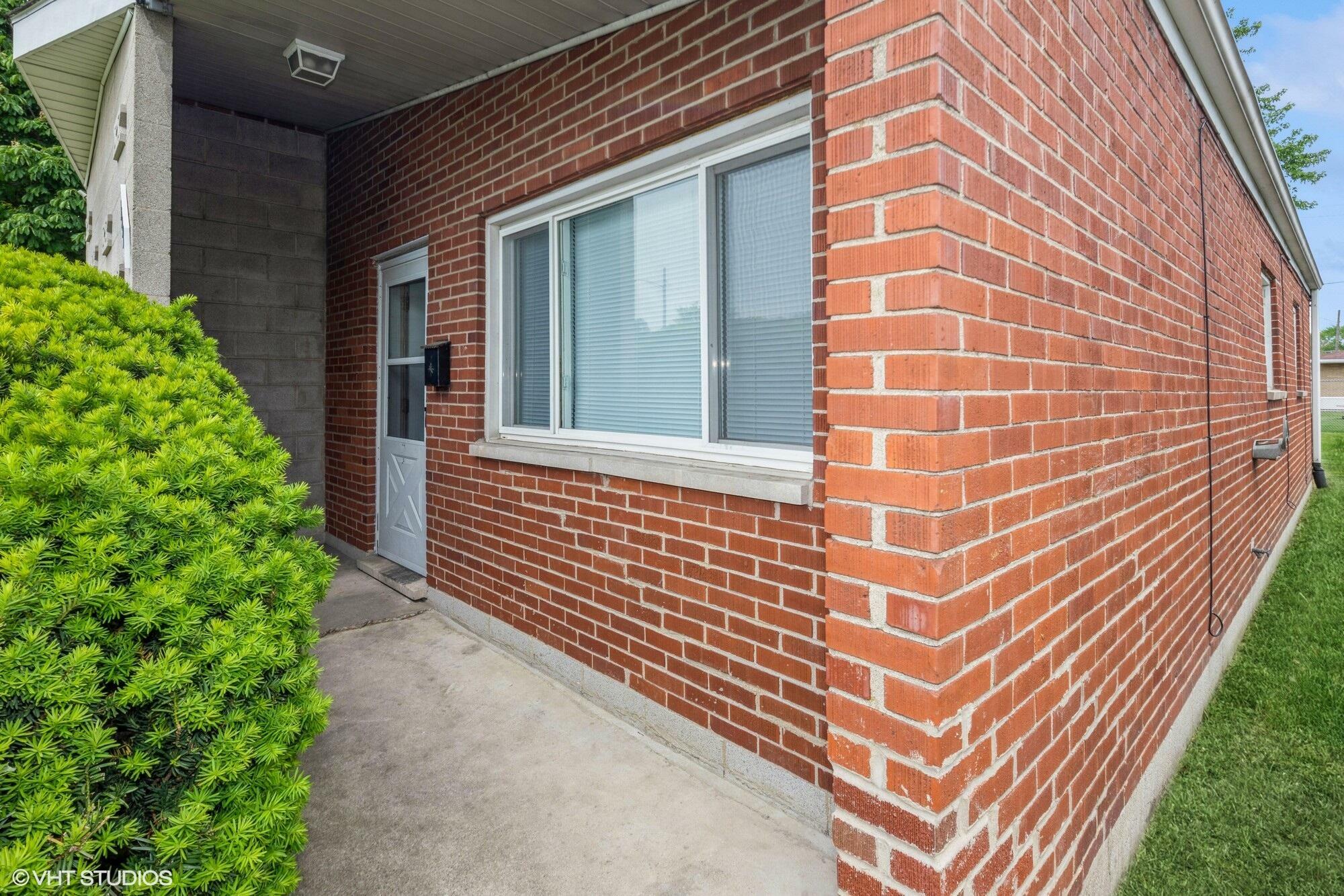 Property Photo: 1147-49 N Elmer Street IN 46319