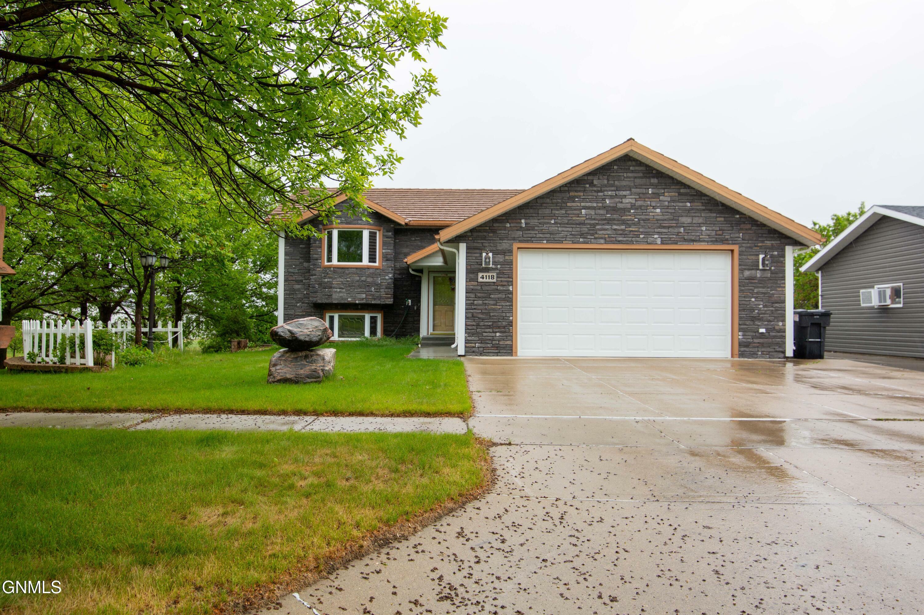 4118 34th Avenue NW  Mandan ND 58554 photo