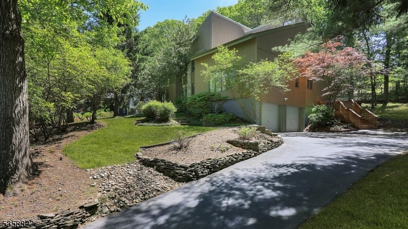 Property Photo: 1107 Summit Ln NJ 07092