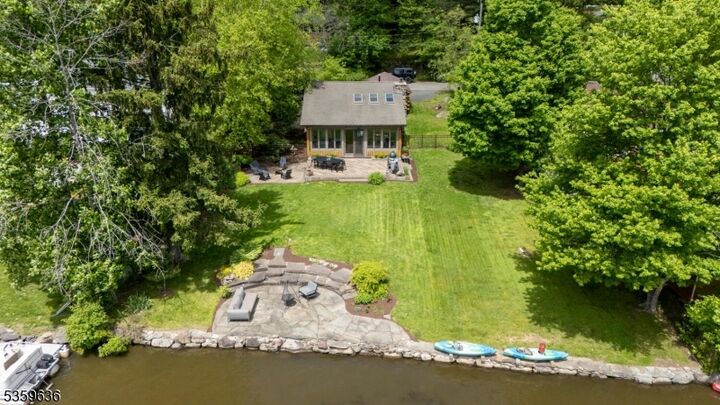 Property Photo:  195 Bearfort Rd  NJ 07480 