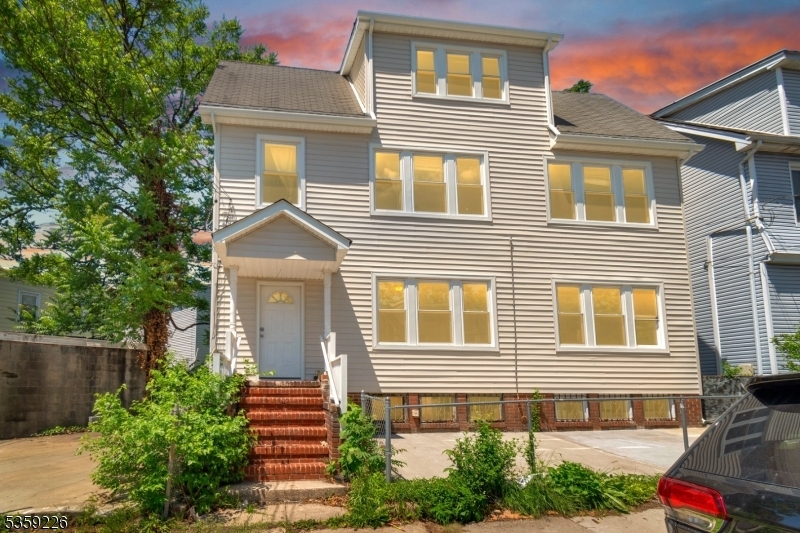 245 Alexander St  Newark City NJ 07106 photo