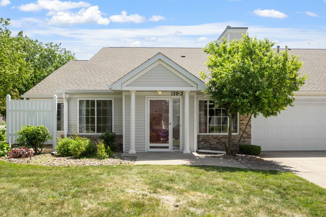 Property Photo:  120 NW Georgetown Boulevard 2  IA 50023 