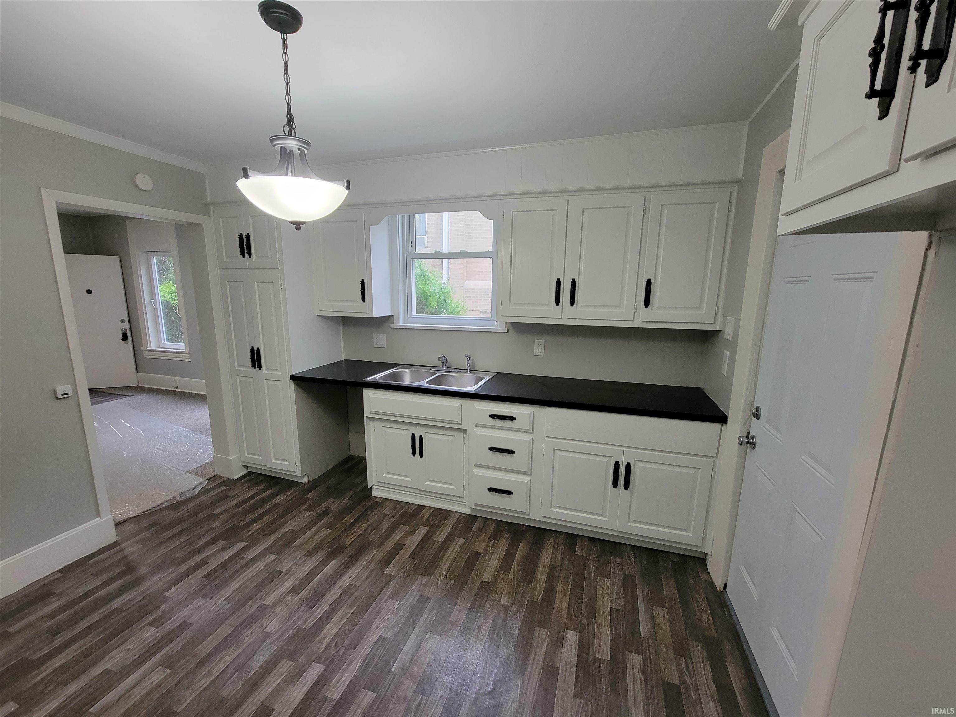 Property Photo: 826 E Jefferson Boulevard IN 46803-3941