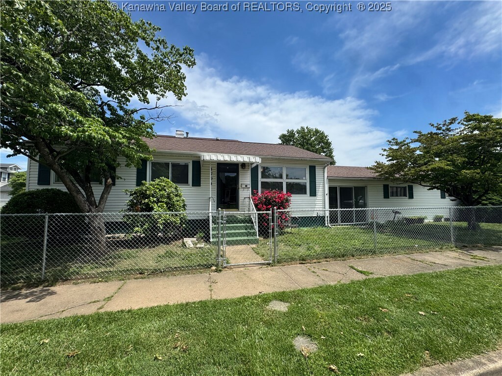Property Photo:  1704 West Virginia Avenue  WV 25064 