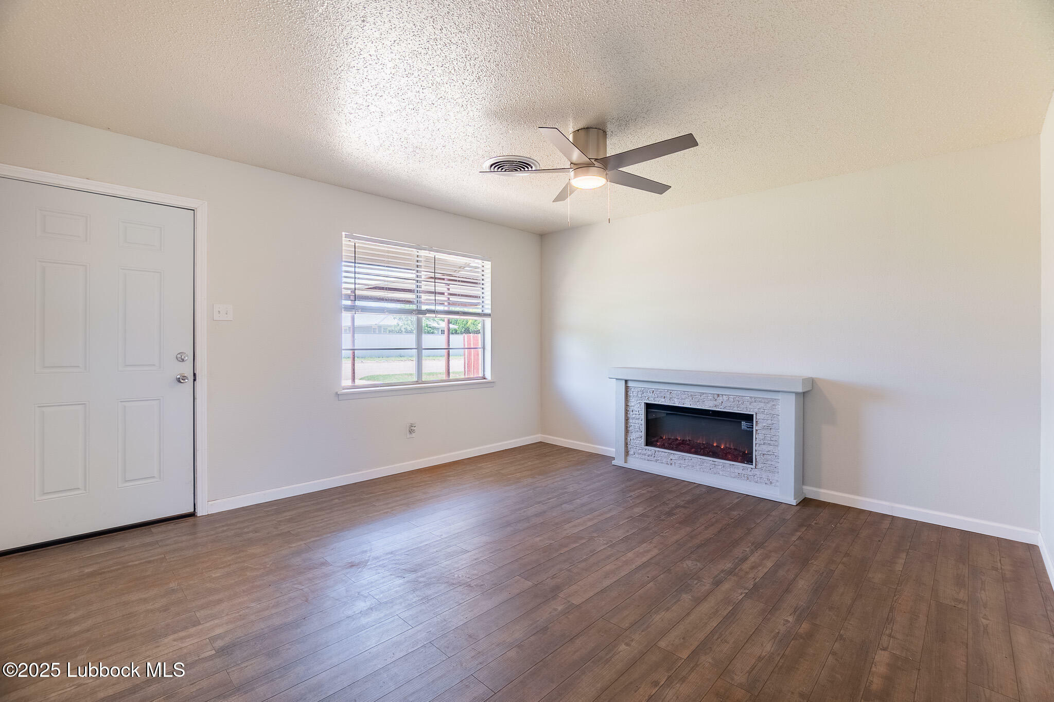 Property Photo: 605 8th Street TX 79325
