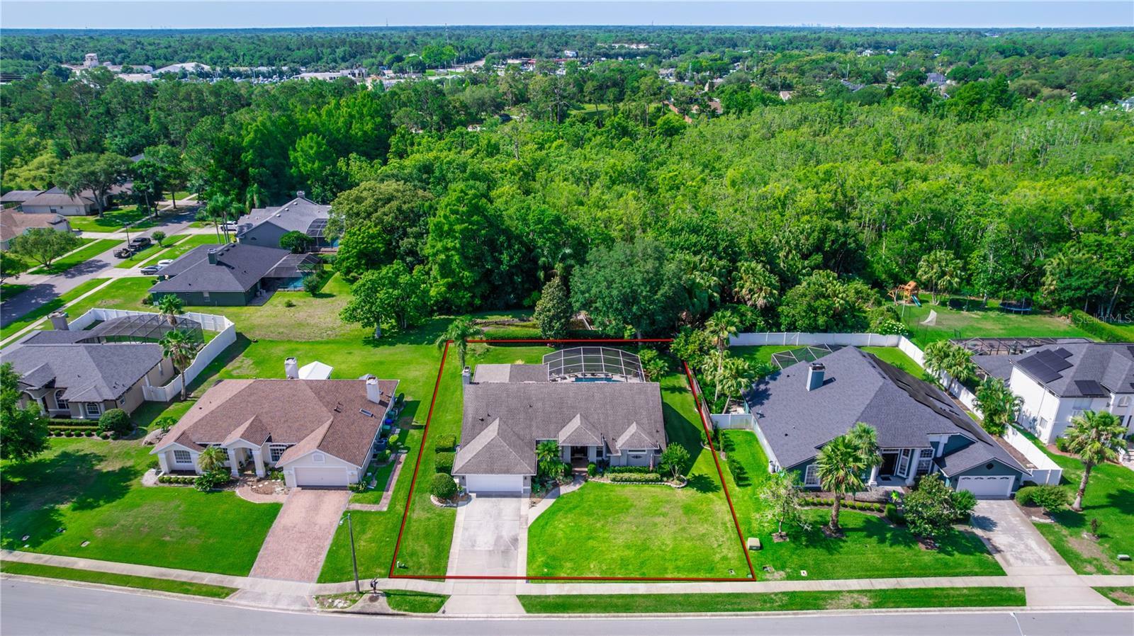 Property Photo: 341 Sprucewood Road FL 32746