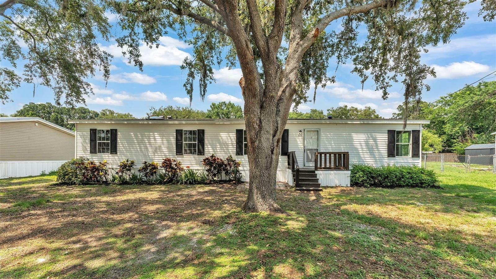 Property Photo: 5751 Cherry Tree Drive FL 33811