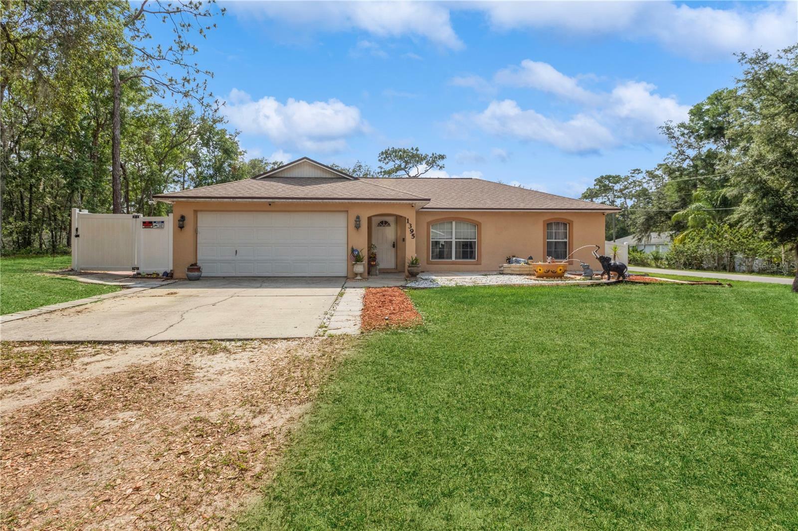 Property Photo: 1395 Deland Avenue FL 32763