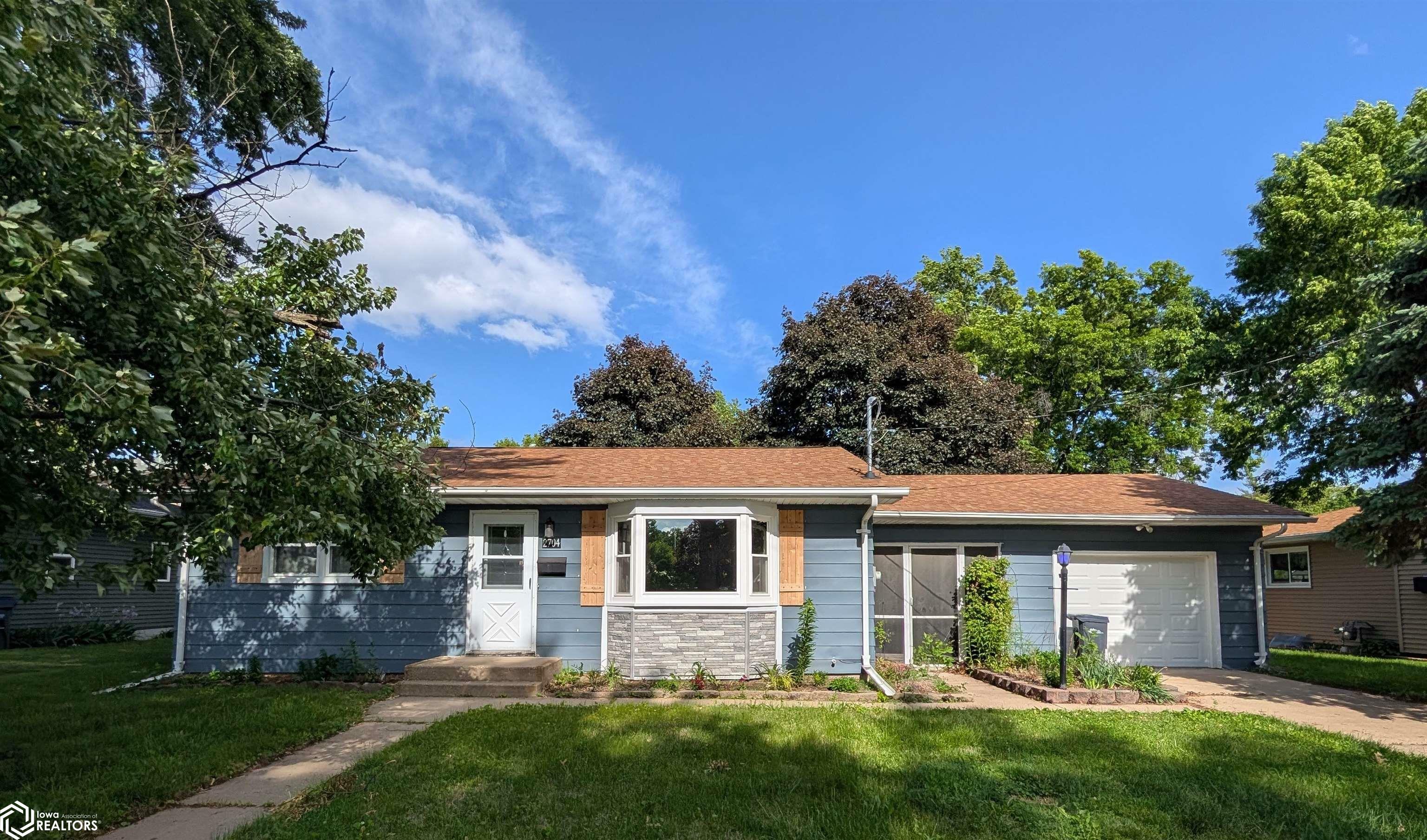 Property Photo: 2704 S Central Avenue IA 52601