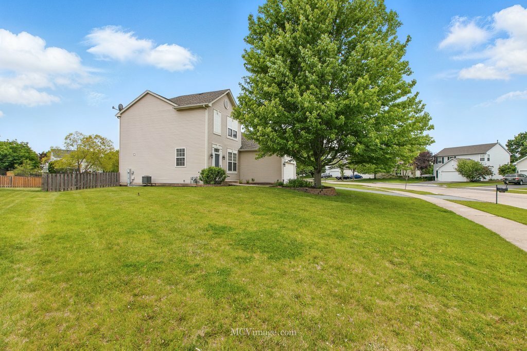 Property Photo:  2295 Shiloh Drive  IL 60503 