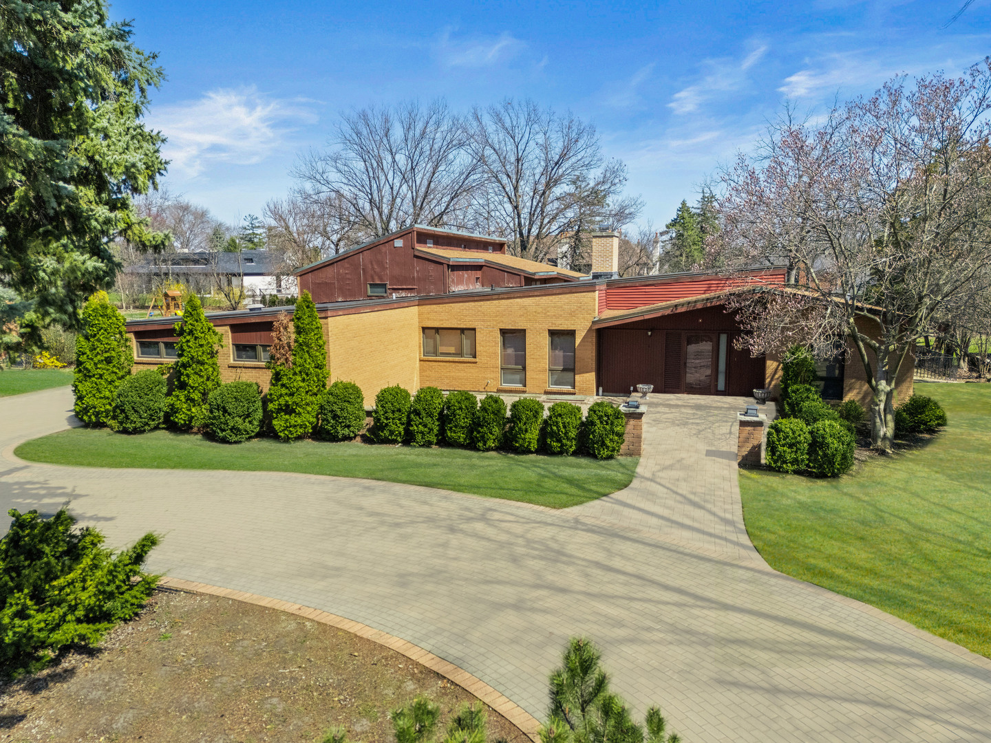 Property Photo: 2819 Meyers Road IL 60523