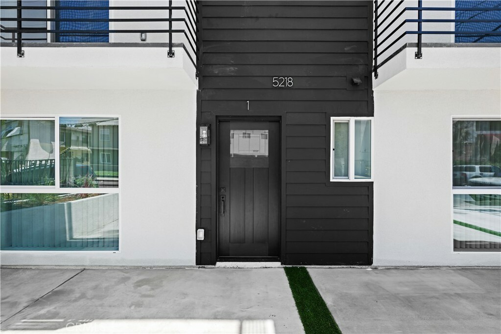 Property Photo: 5218 Auckland Avenue CA 91601