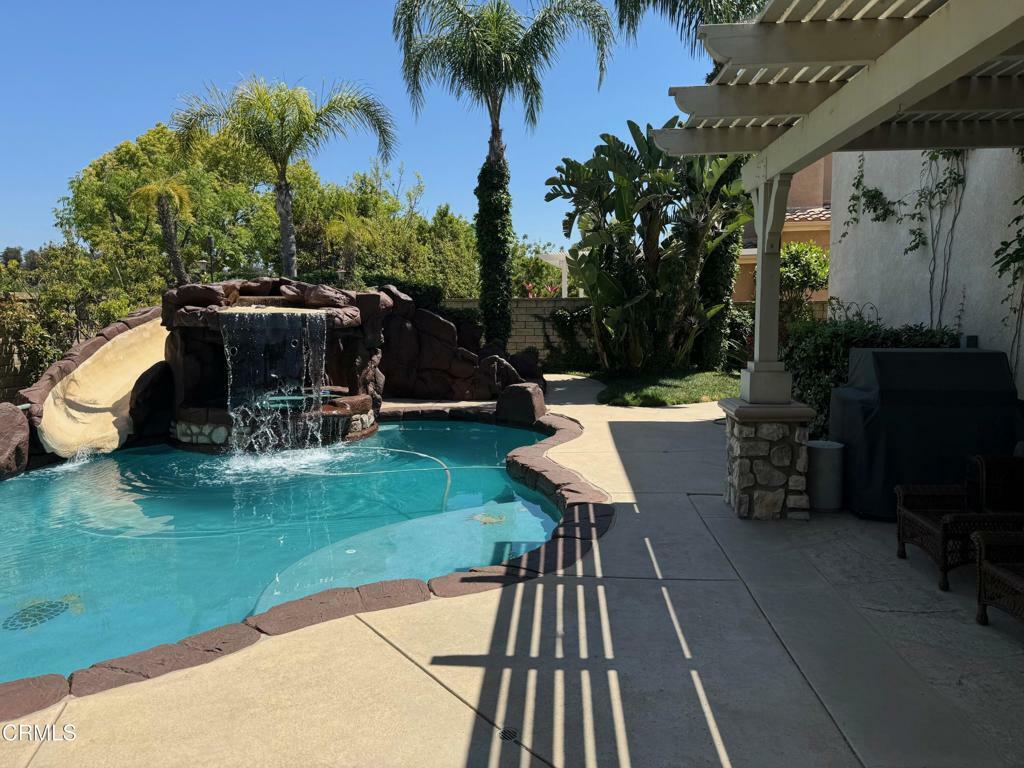 Property Photo:  223 Bellafonte Court  CA 93012 