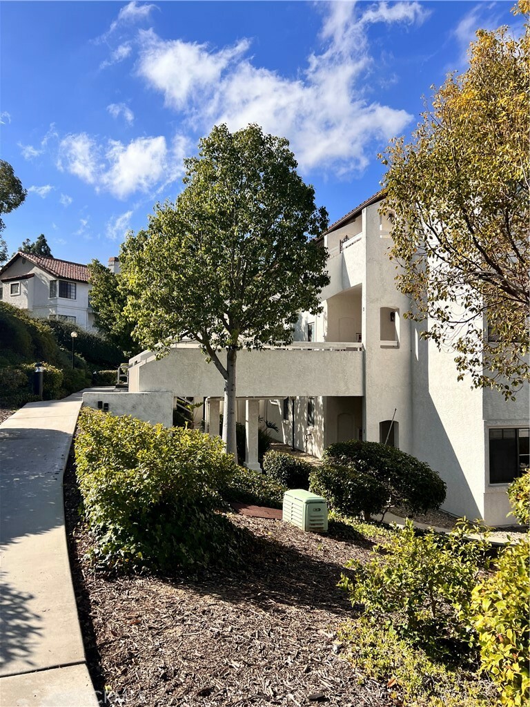 16470 Avenida Venusto B  San Diego CA 92128 photo