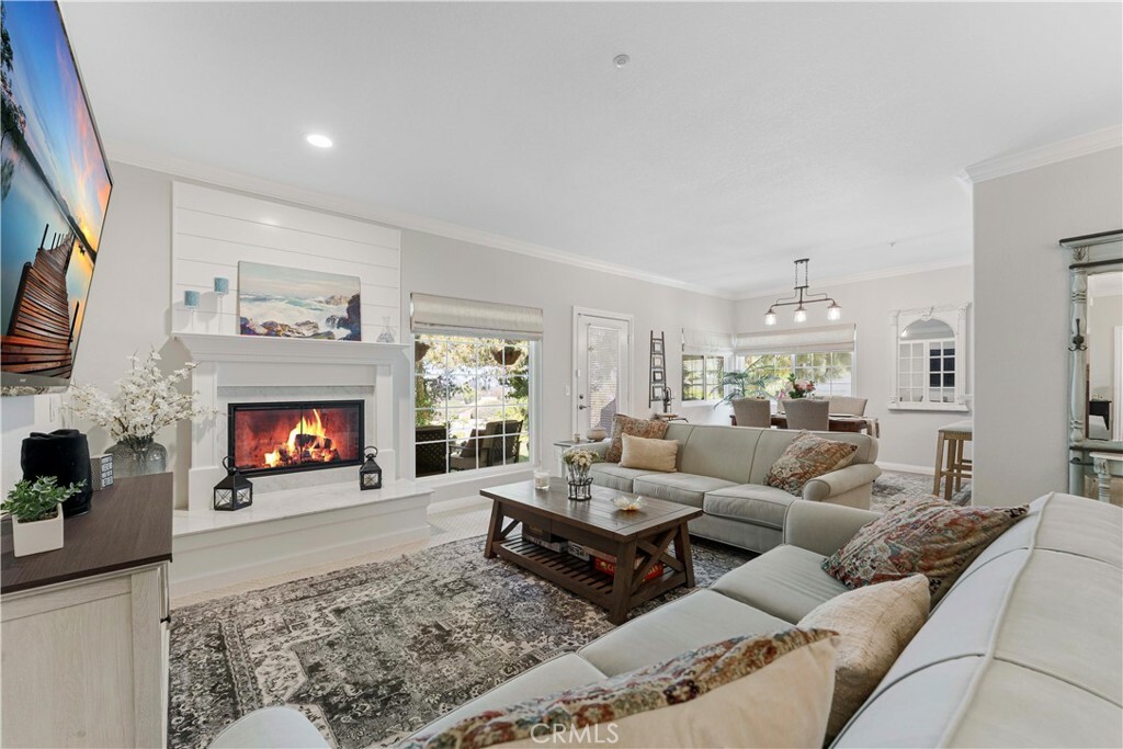 16470 Avenida Venusto B  San Diego CA 92128 photo