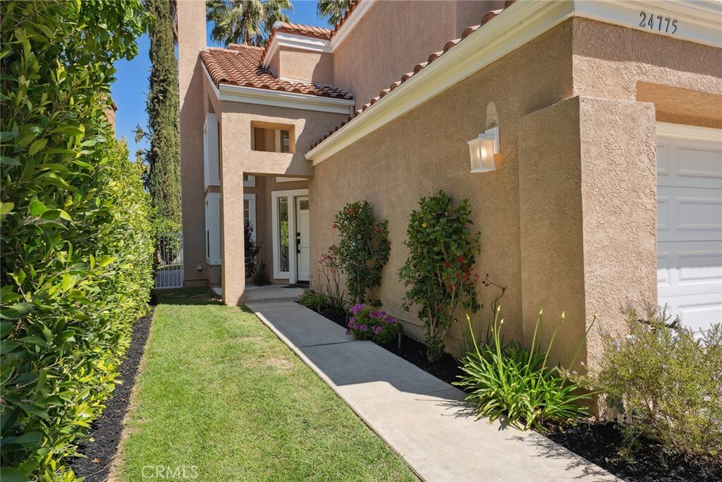 Property Photo: 24775 Calle Serranona CA 91302
