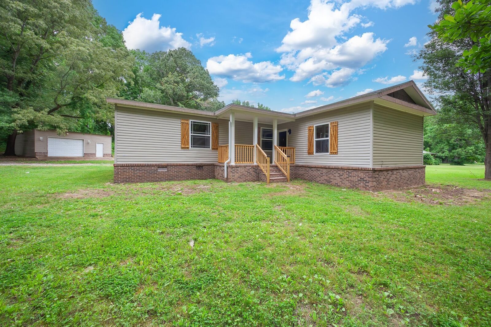 Property Photo: 2945 Christmasville Rd TN 38305