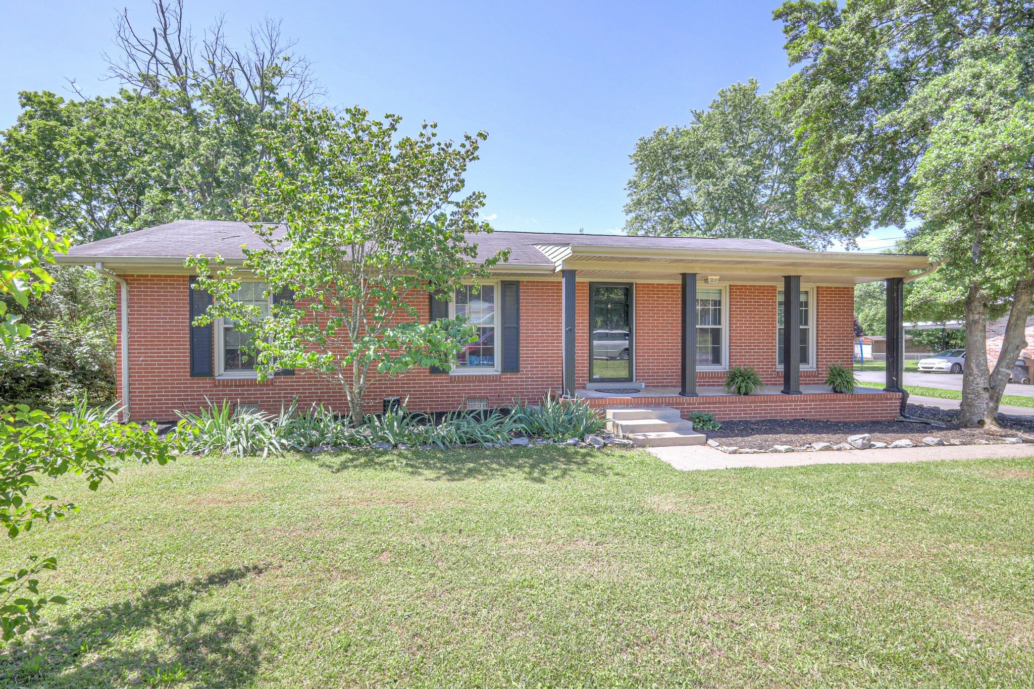 Property Photo: 1111 Greenhill St TN 37129