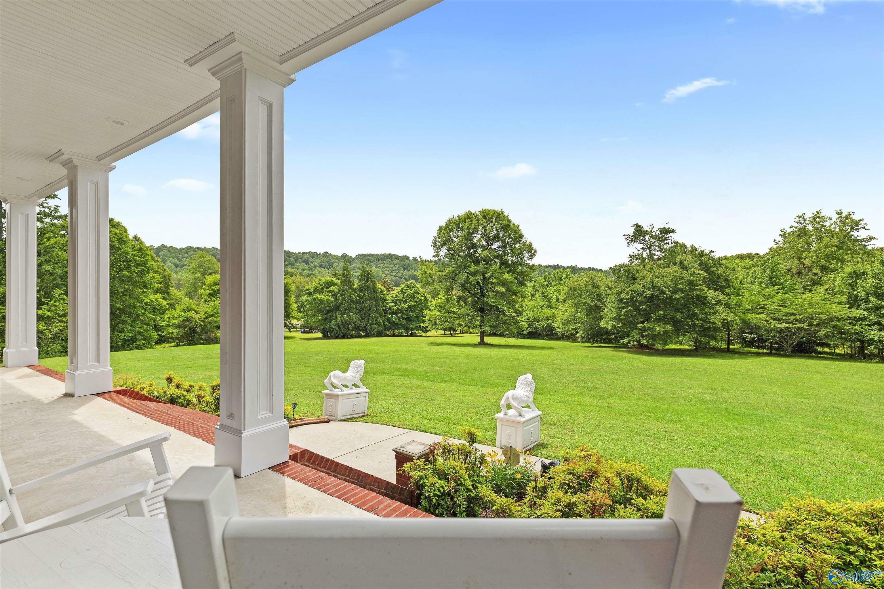 Property Photo:  758 County Road 555  AL 35989 