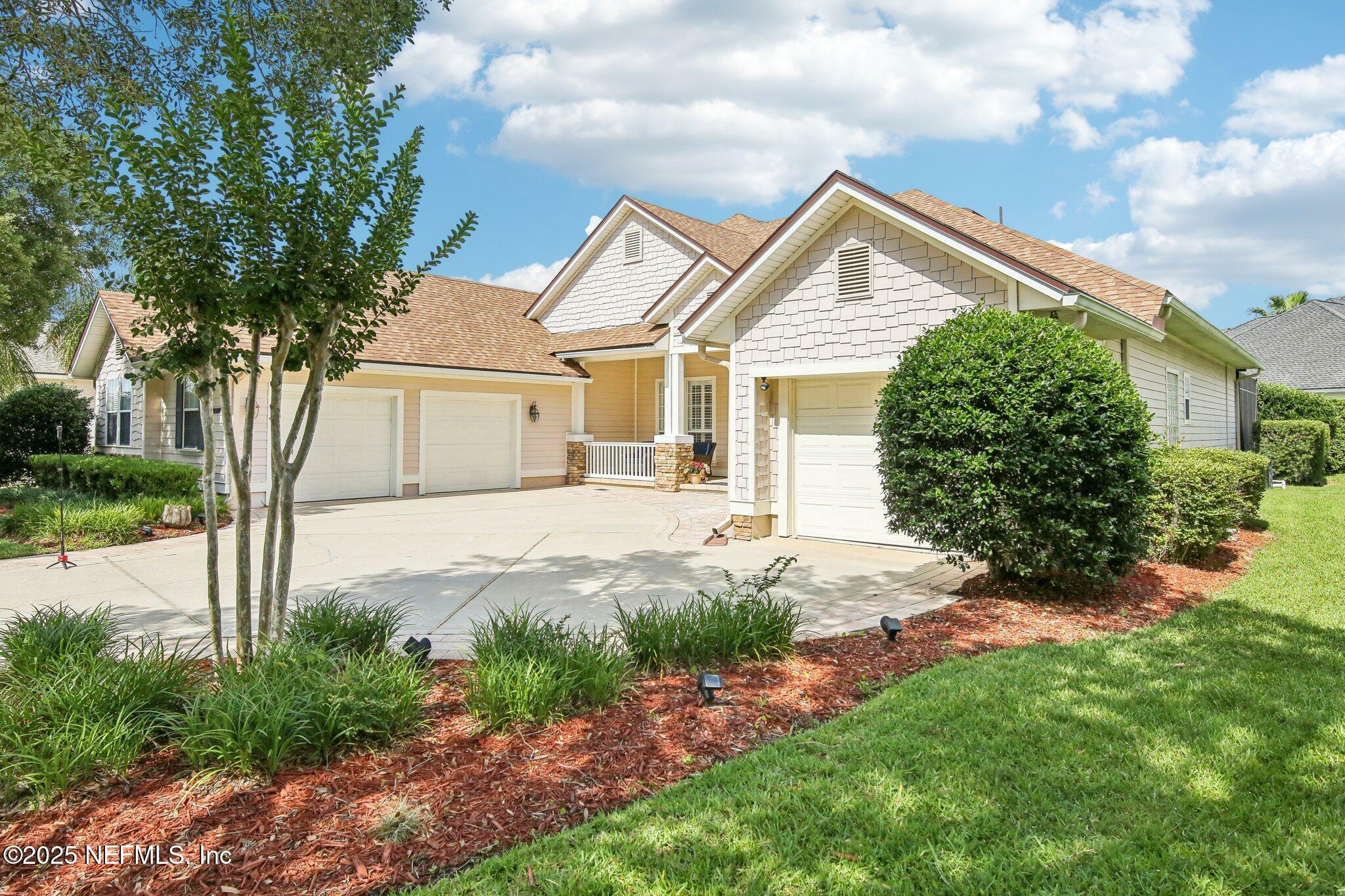 Property Photo: 1867 Paradise Moorings Boulevard FL 32068