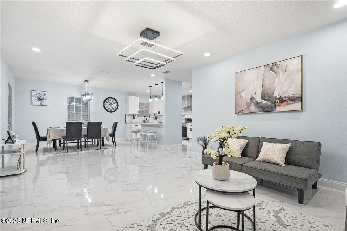 Property Photo: 619 S 10th Street FL 32034
