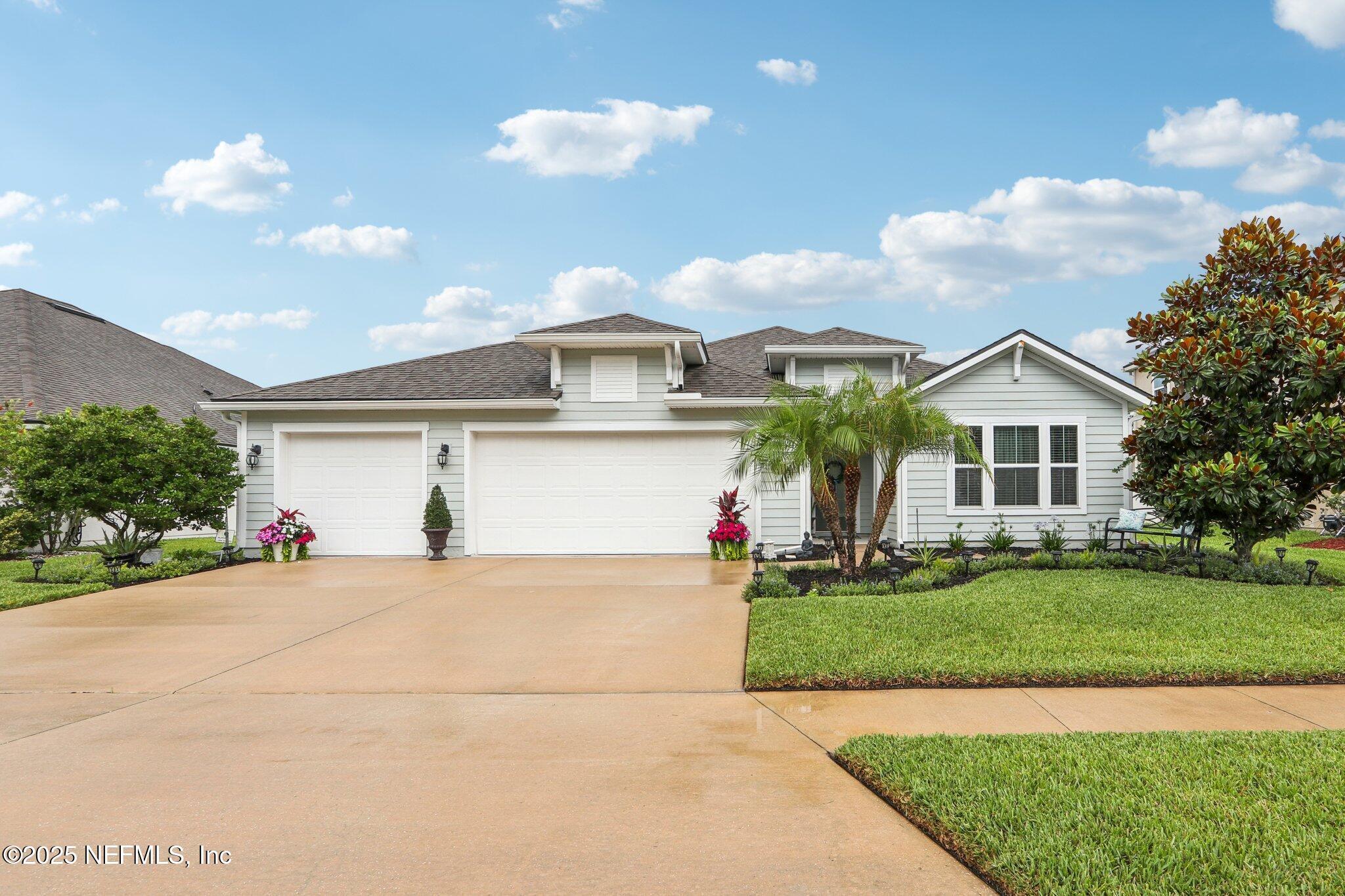 Property Photo: 284 Queen Victoria Avenue FL 32259