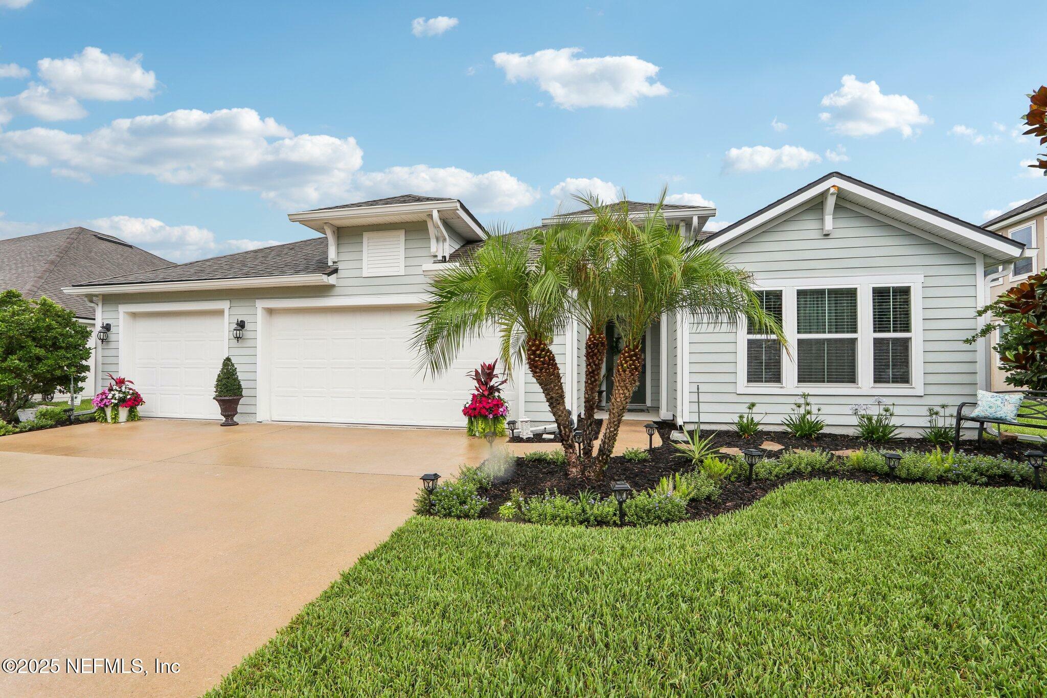 Property Photo: 284 Queen Victoria Avenue FL 32259