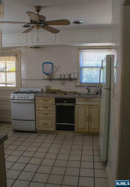 Property Photo: 276 Galvan Place NJ 07621