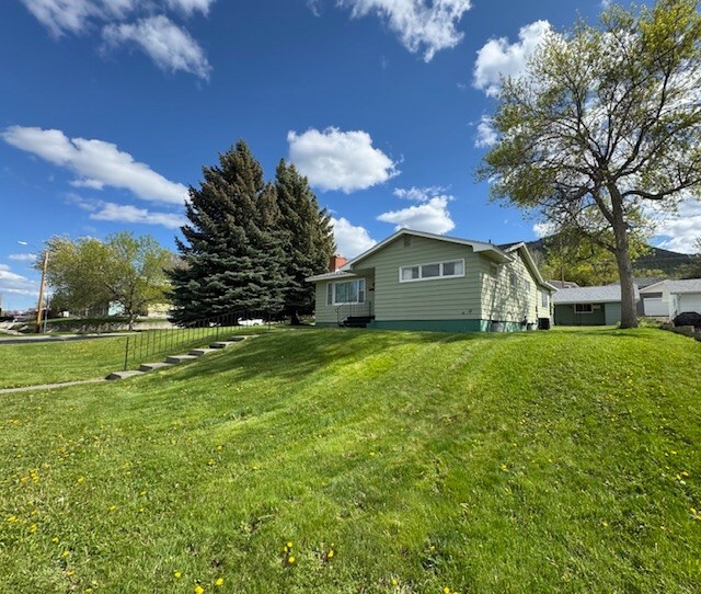 Property Photo: 1601 Choteau Street MT 59601