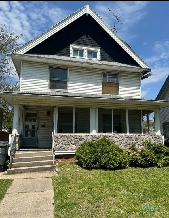 Property Photo: 636 Nesslewood Avenue OH 43610