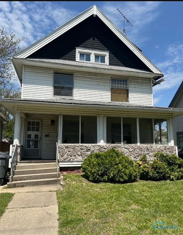 Property Photo: 636 Nesslewood Avenue OH 43610