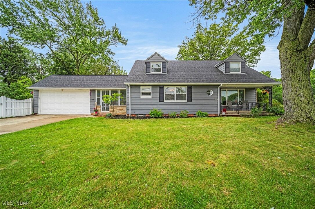 Property Photo:  2039 S Green Road  OH 44121 