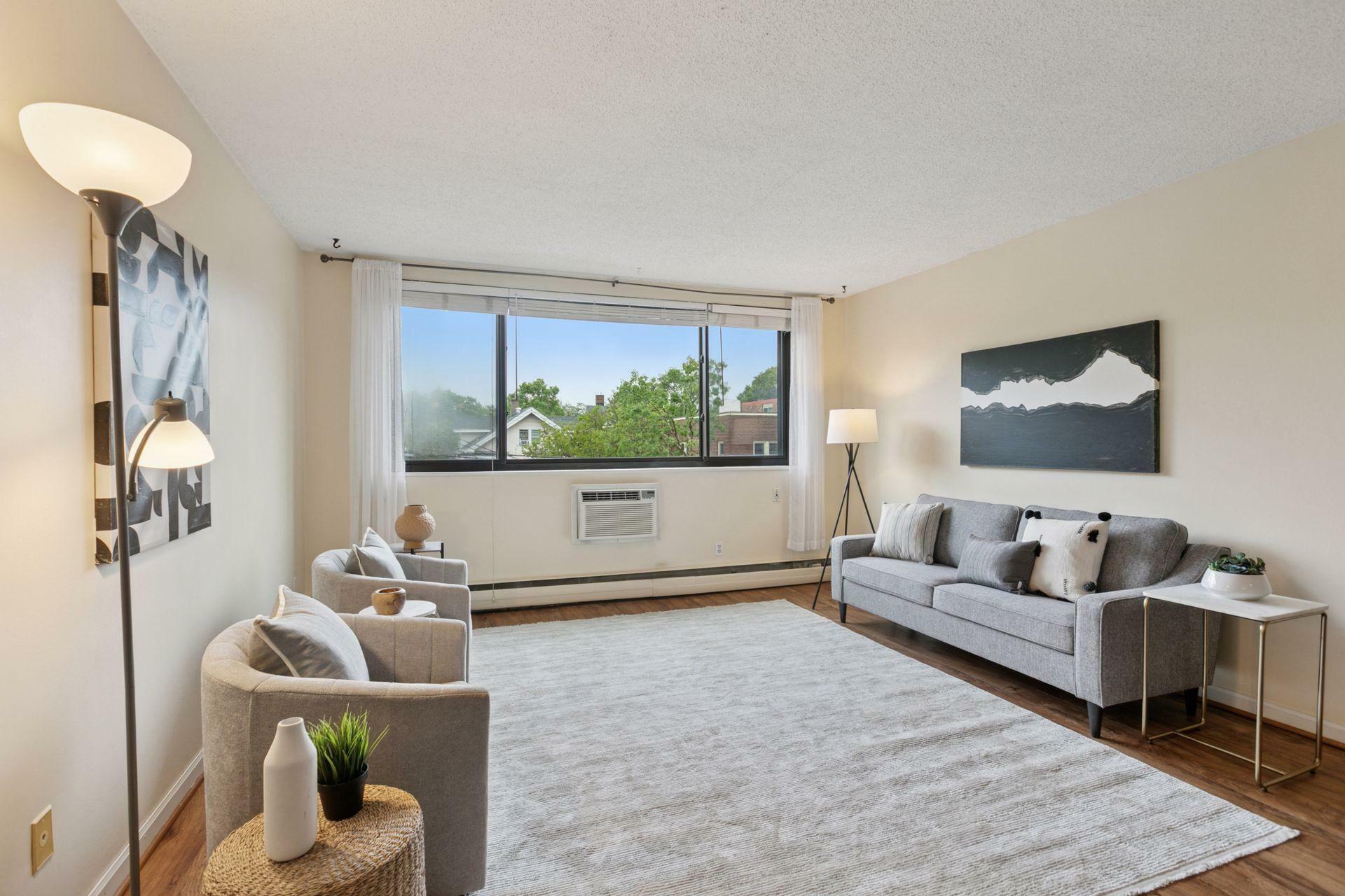 Property Photo: 1912 Dupont Avenue S 302 MN 55403