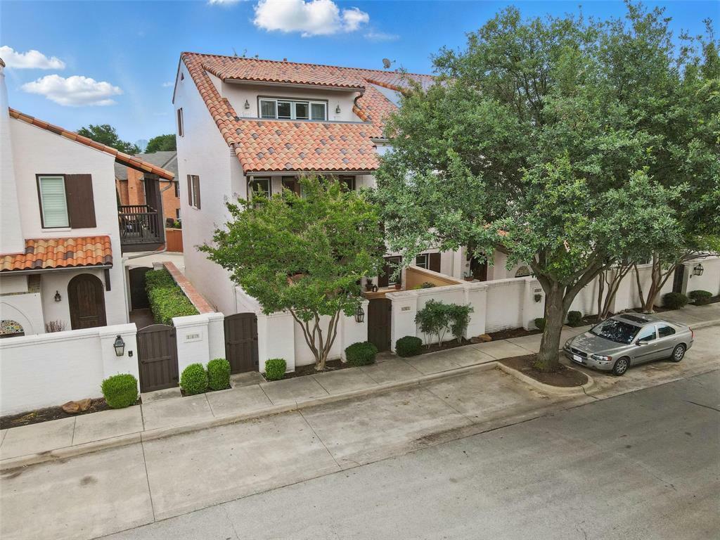 261 Casa Blanca Avenue  Fort Worth TX 76107 photo