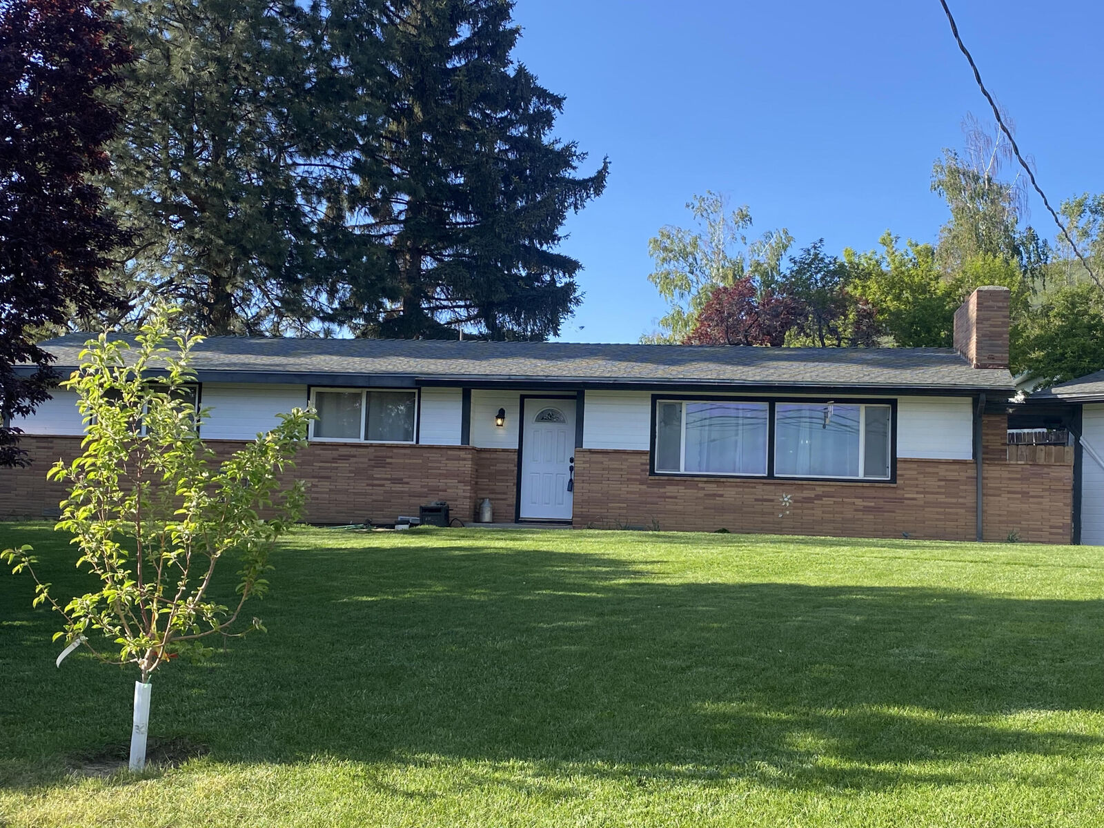 Property Photo: 6307 Elder Way OR 97603