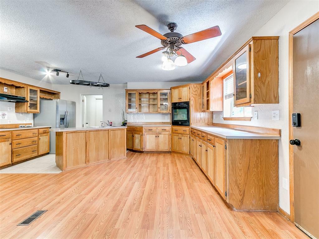 Property Photo: 11817 Hollyrock Drive OK 73099