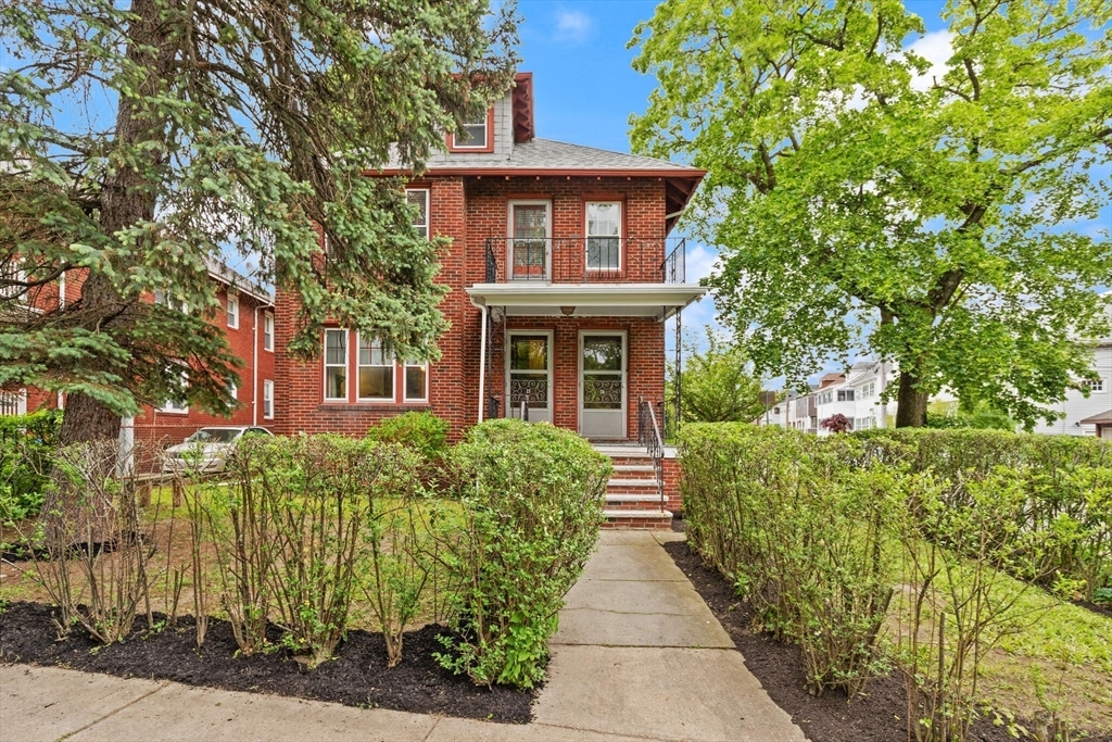Property Photo: 27 Alewife Brook Pkwy MA 02140