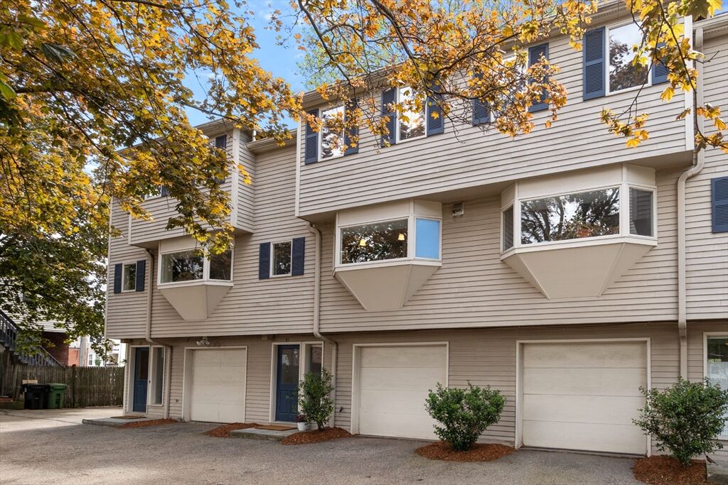 Property Photo: 31 Ashland Street 6 MA 02472