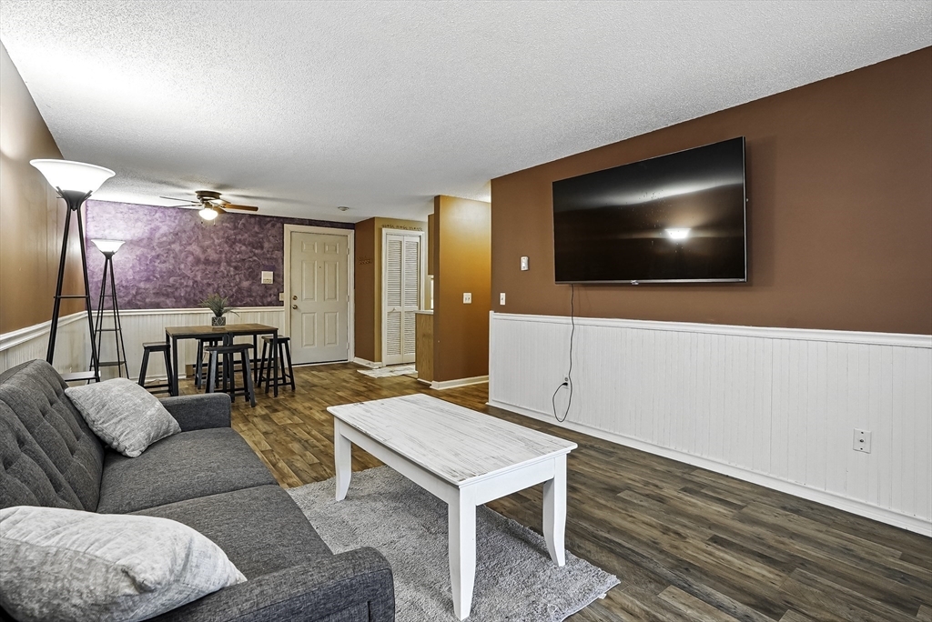 Property Photo: 109 Heritage Dr 109 MA 01588
