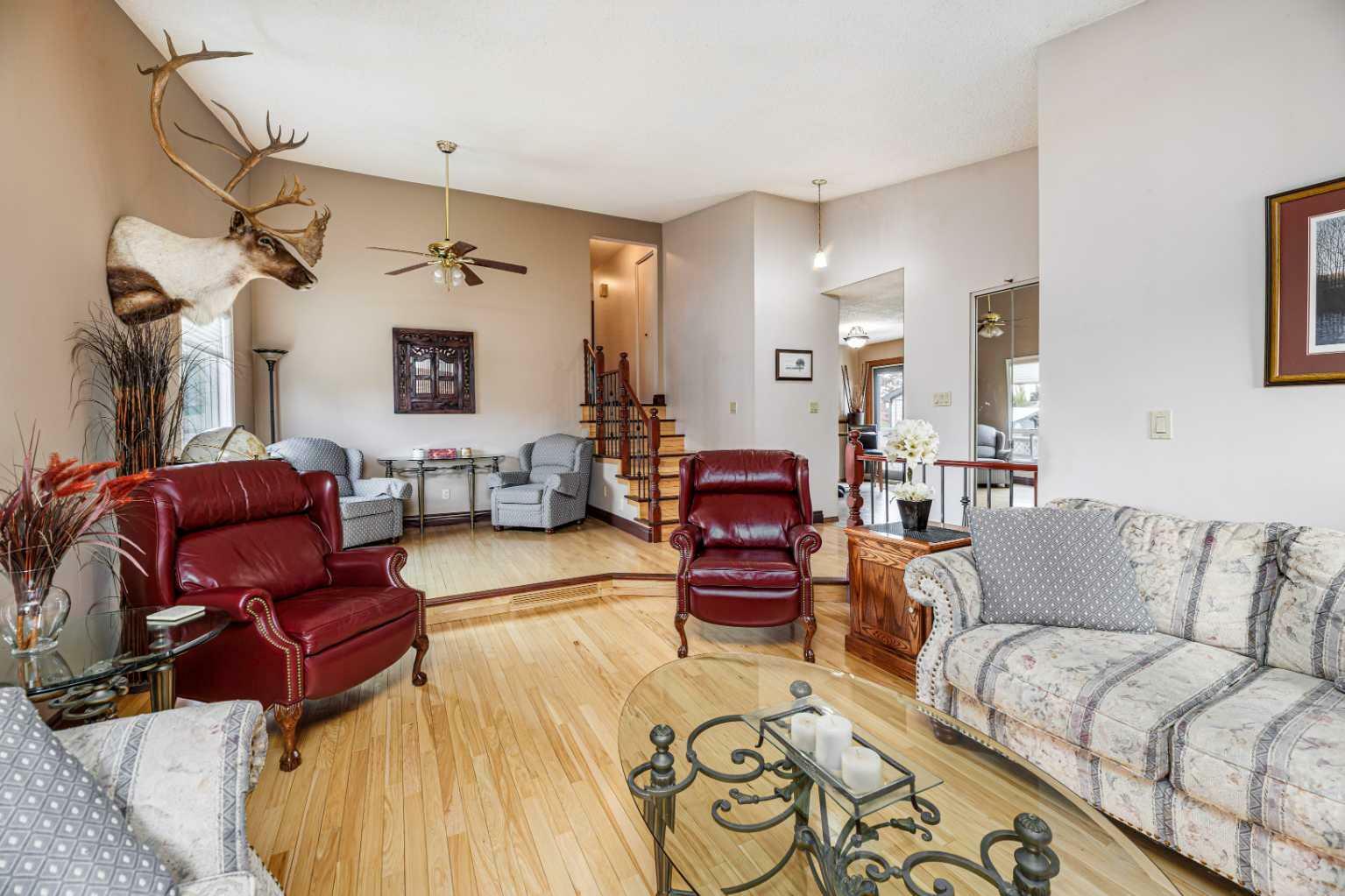 Property Photo:  24 Caswell Close  AB T4P 2T6 