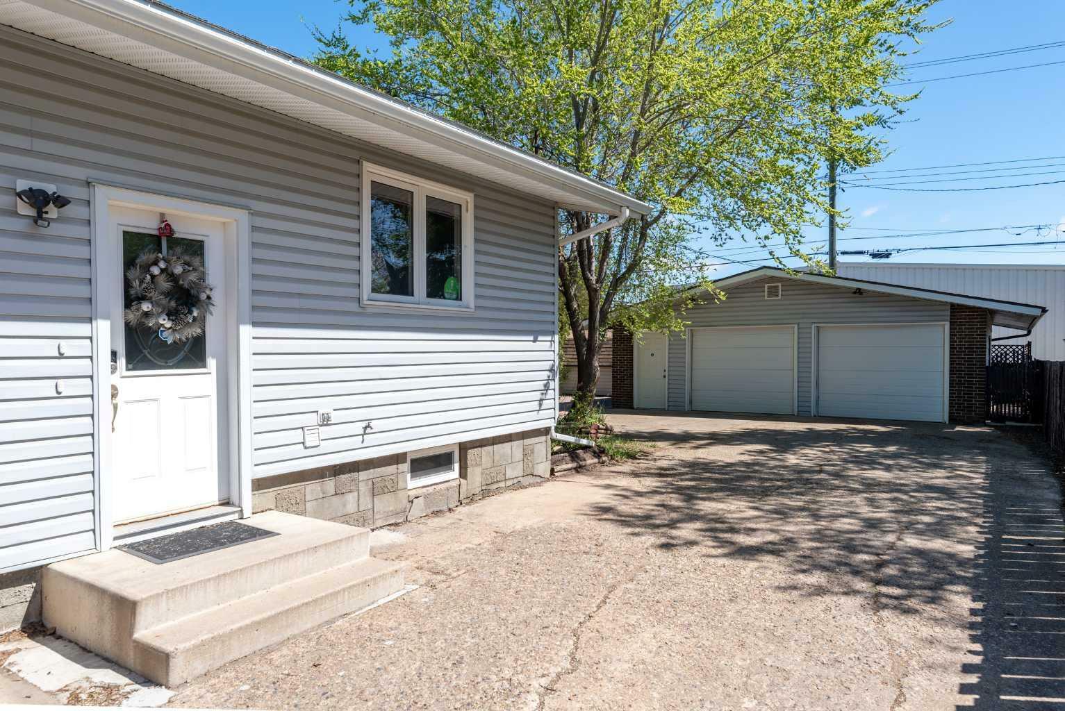 Photo de la propriété: 2911 51 Avenue AB T9V 1H8